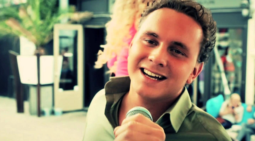 Donny van der roest muziek en video