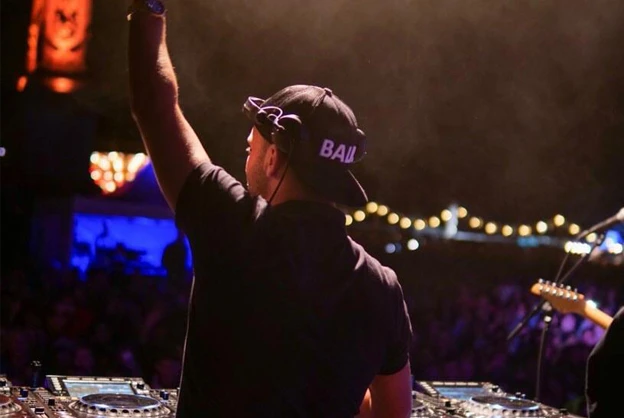 DJ Bronx boeken