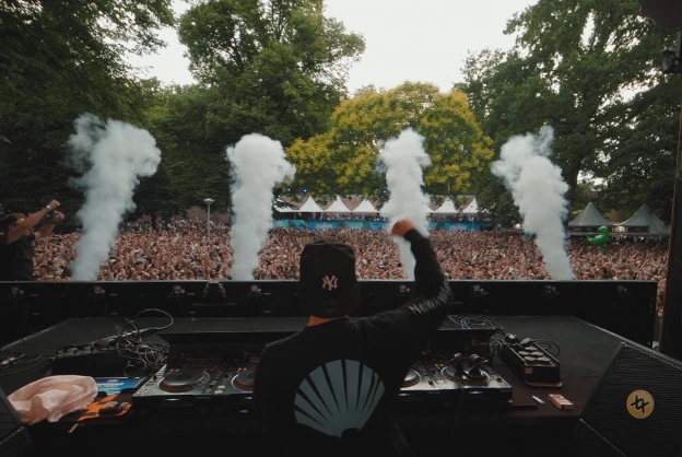 DJ Ziggy, van Den Haag tot de hele wereld